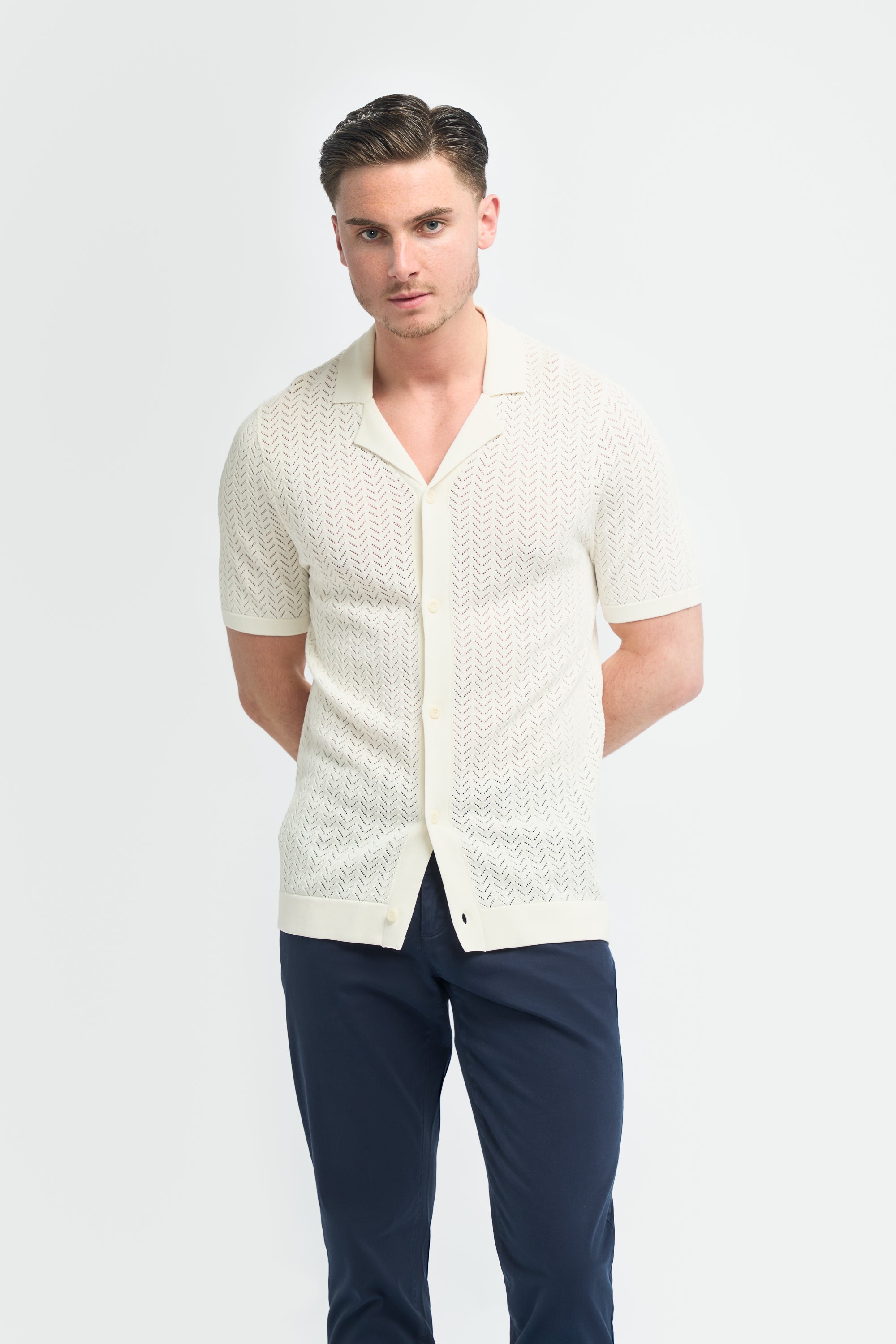 Men’s chevron knit button-down shirt in cotton