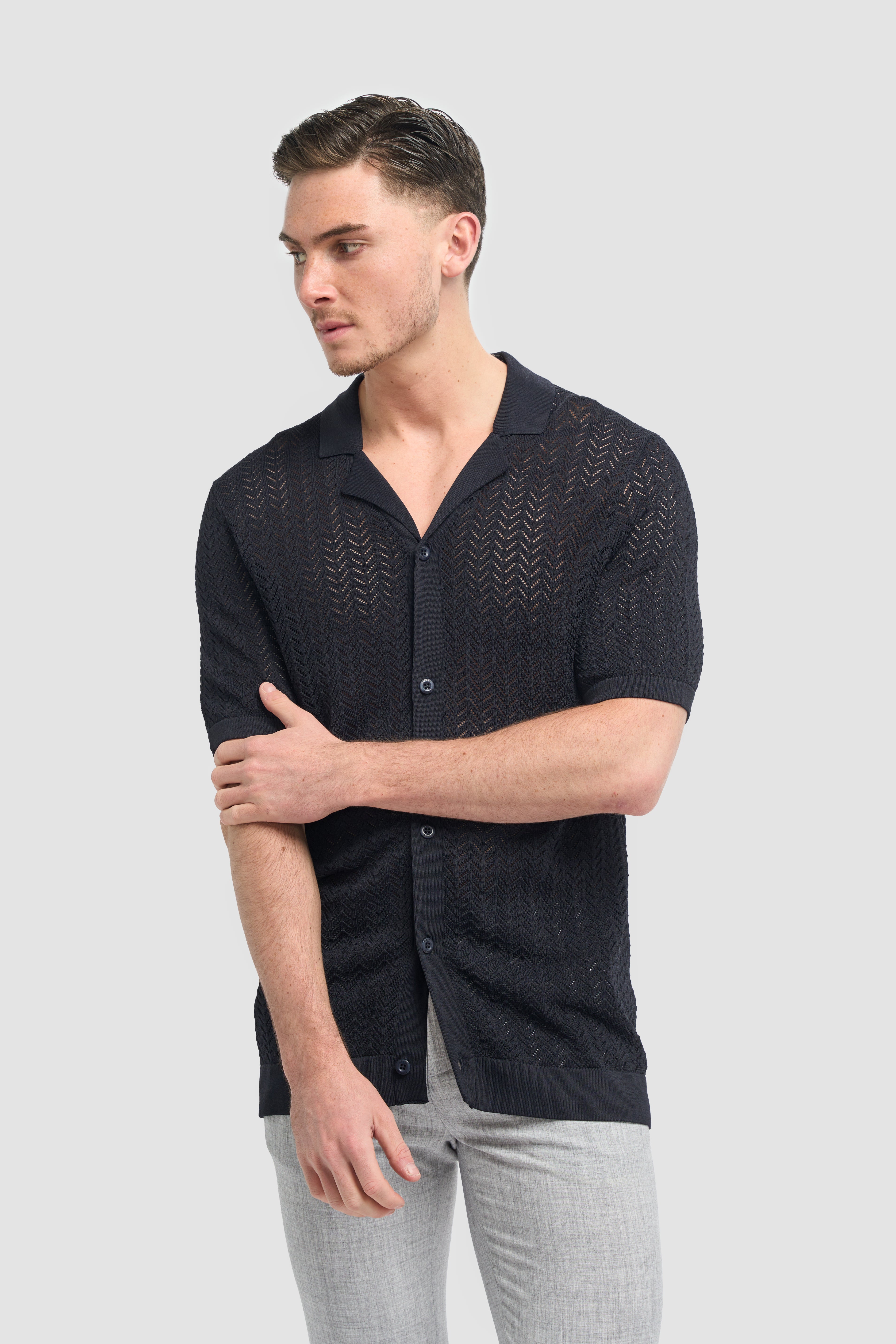 Men’s chevron knit button-down shirt in cotton