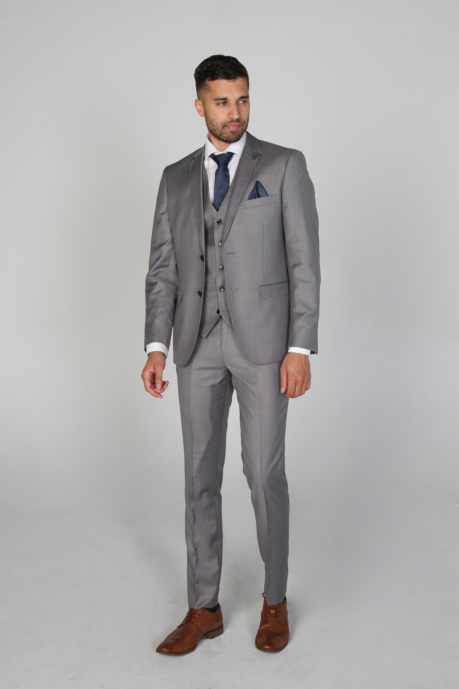CHARLES Men’s Tailored Fit Light Grey Suit