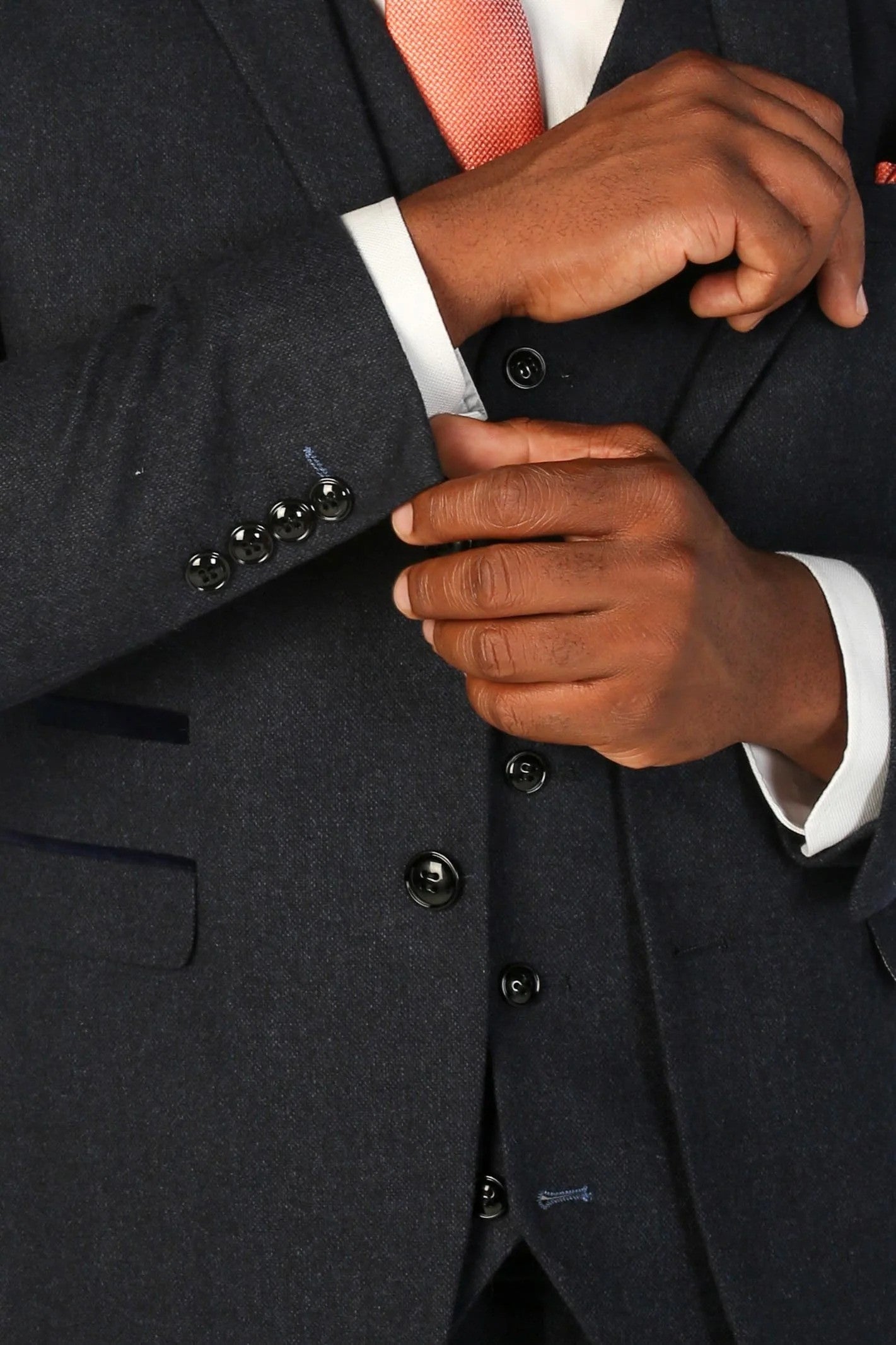 OSCAR Men’s Tailored Fit Wool Blend Navy Suit