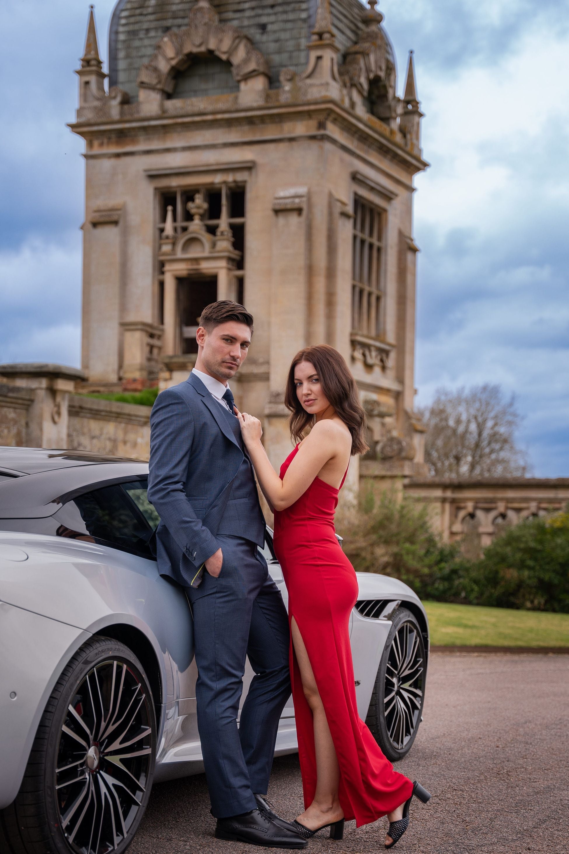 BOND Navy Check Men's Wool Blend Slim Fit Suit