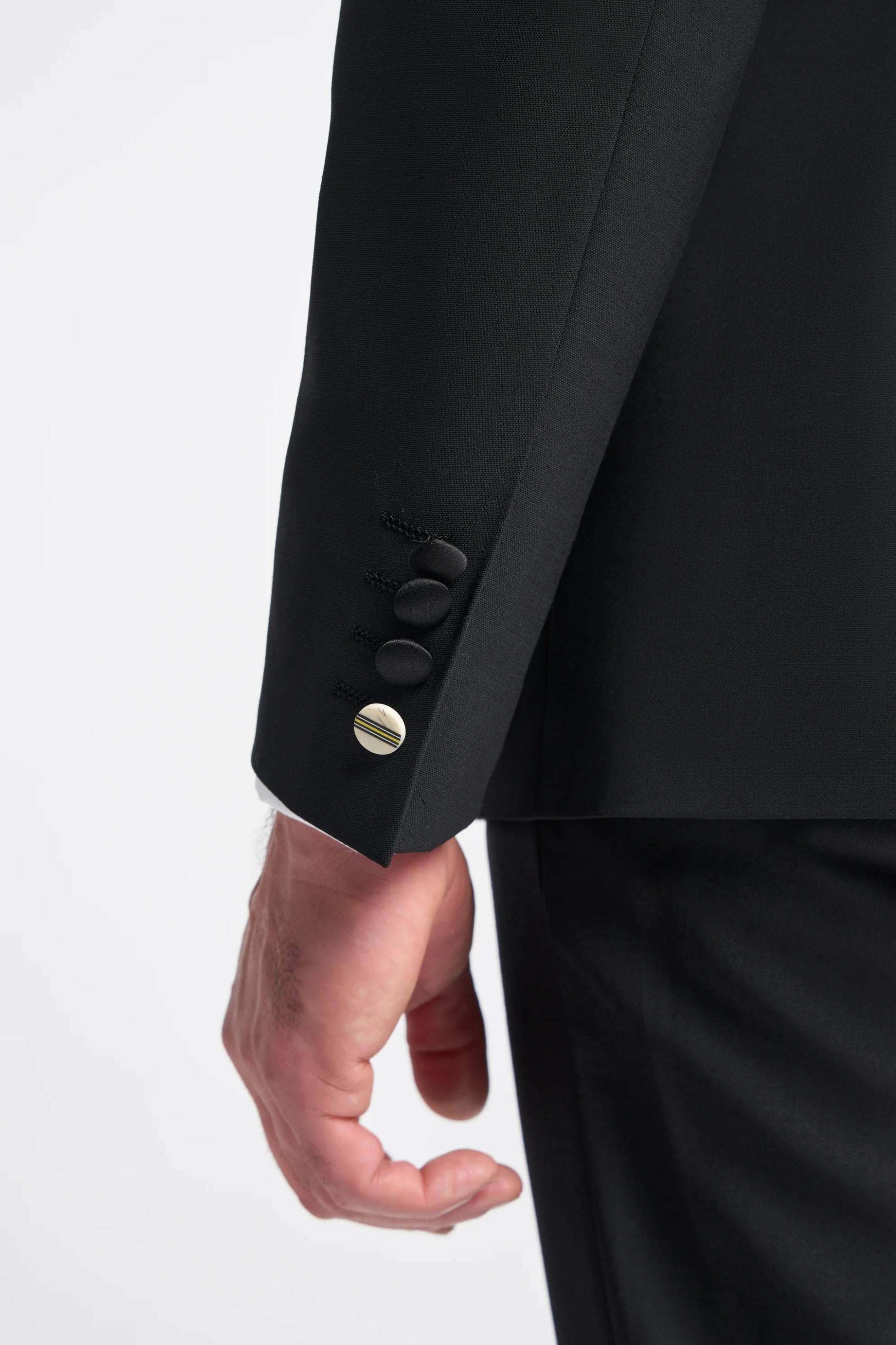 ASPEN D/B Black Men's Satin Lapel Double-Breasted Suit