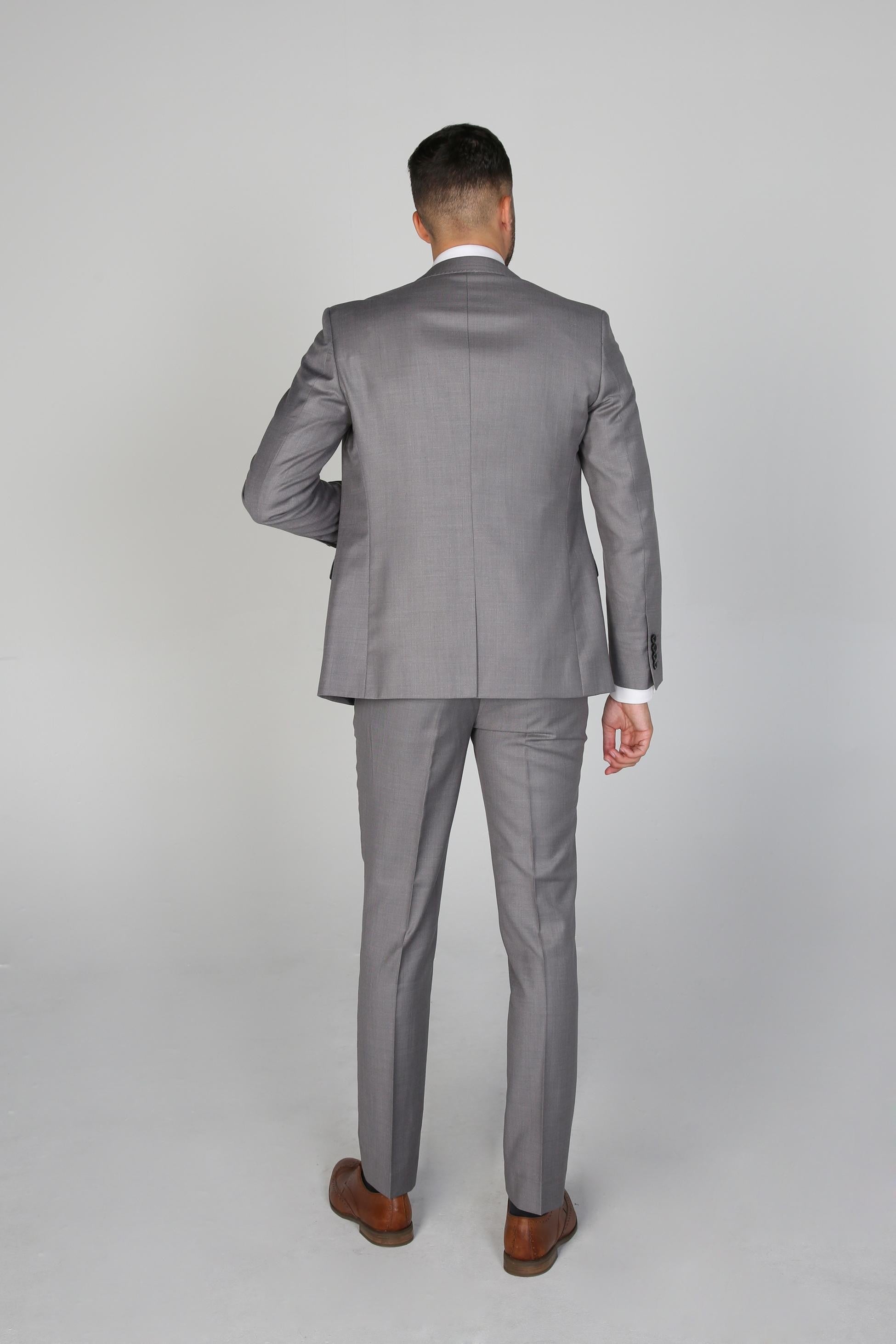 CHARLES Men’s Tailored Fit Light Grey Suit