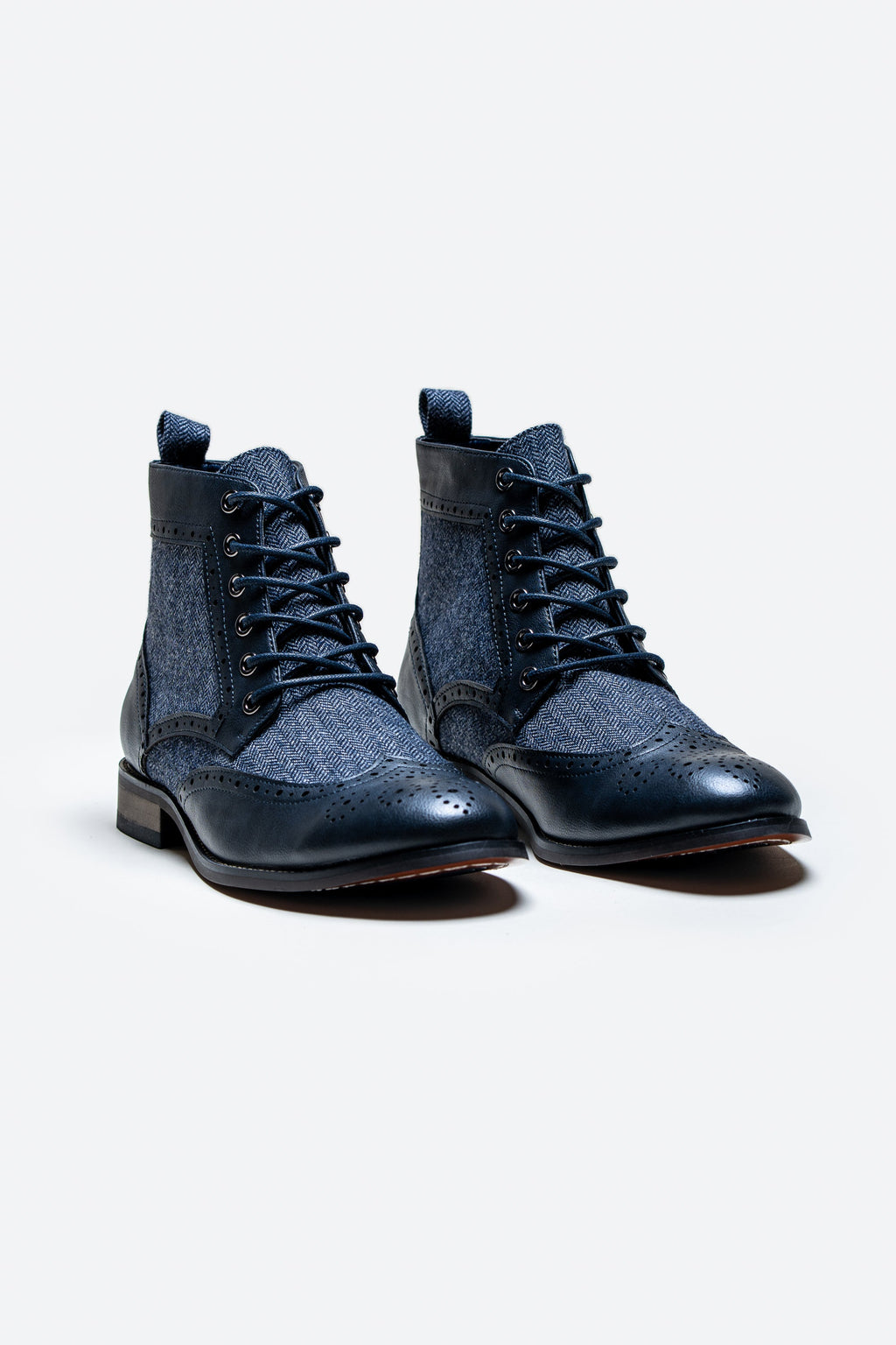 Men's navy blue ankle boots with lace-up brogue design, JONES.