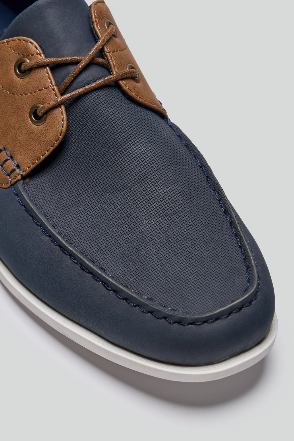 Men’s Leather Boat Shoes with White Sole - ANDROS - Tan - Navy Detail Picture