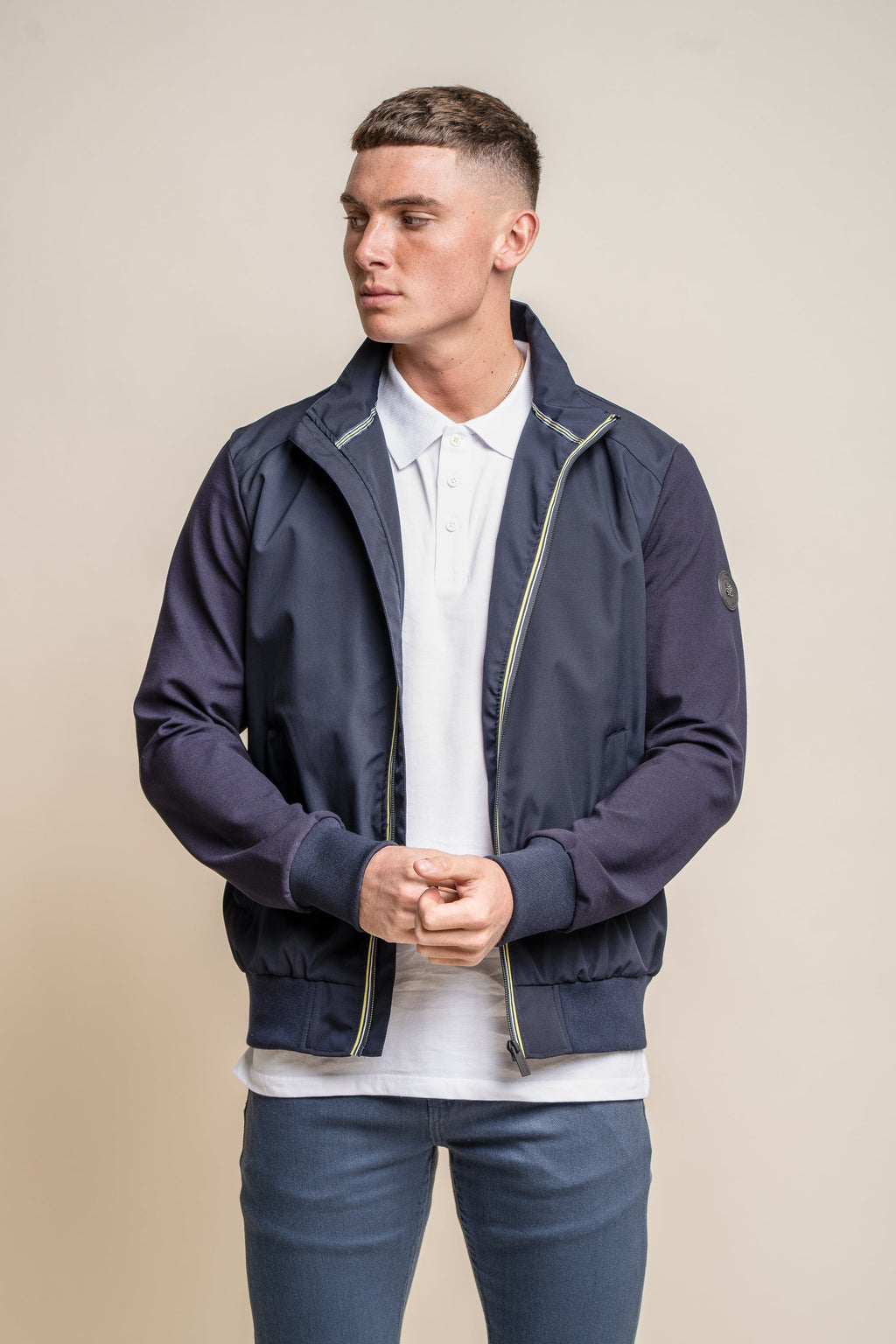 Men’s lightweight slim-fit bomber jacket in navy, KASPER.
