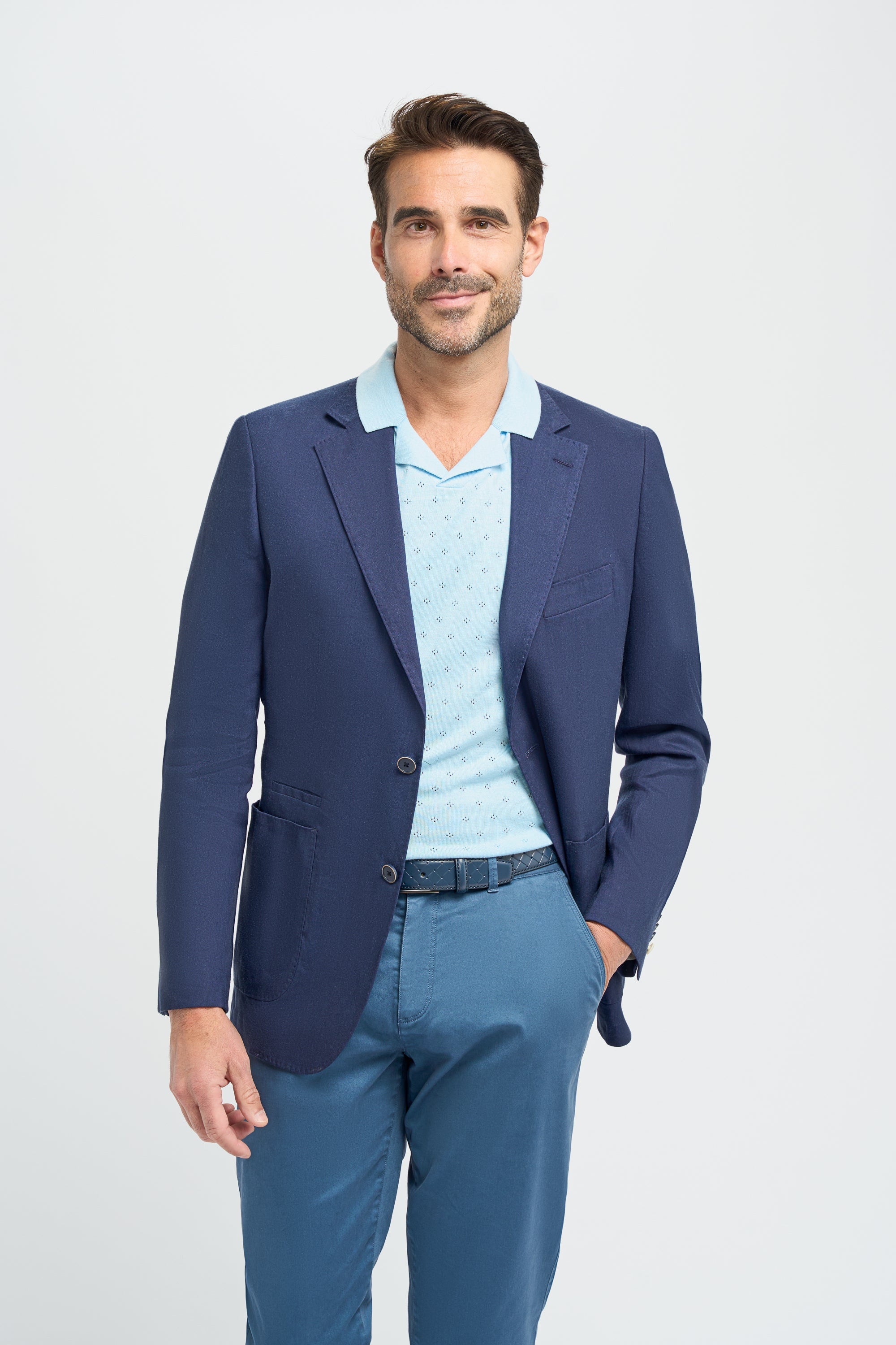 Image of men’s linen slim fit blazer, smart casual jacket for spring