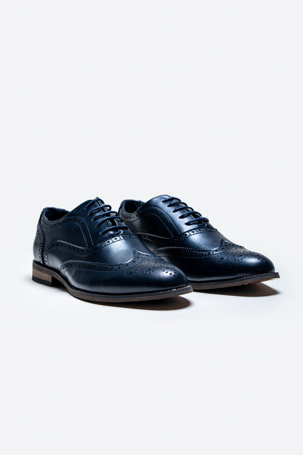 Men's navy blue oxford brogue shoes, CLARK.