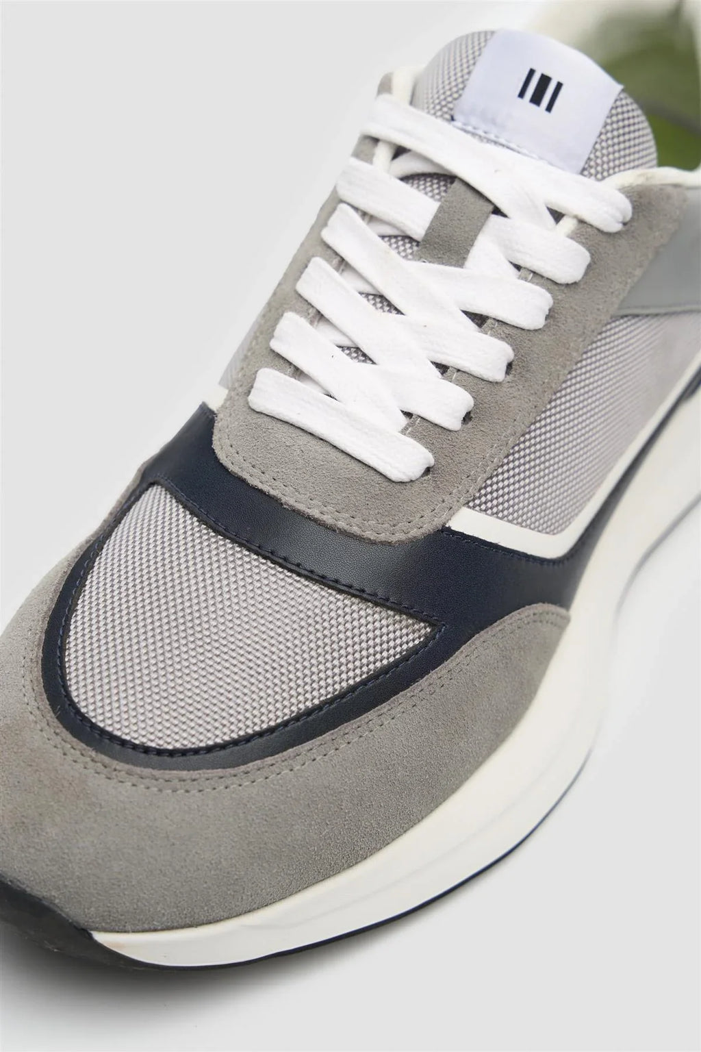 Men’s Retro Lace Up Trainers - Brisbane  - Grey Detail Picture