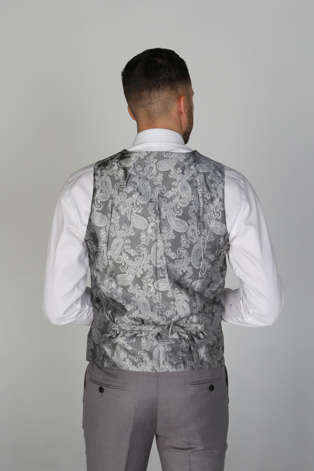CHARLES Men’s Tailored Fit Light Grey Suit