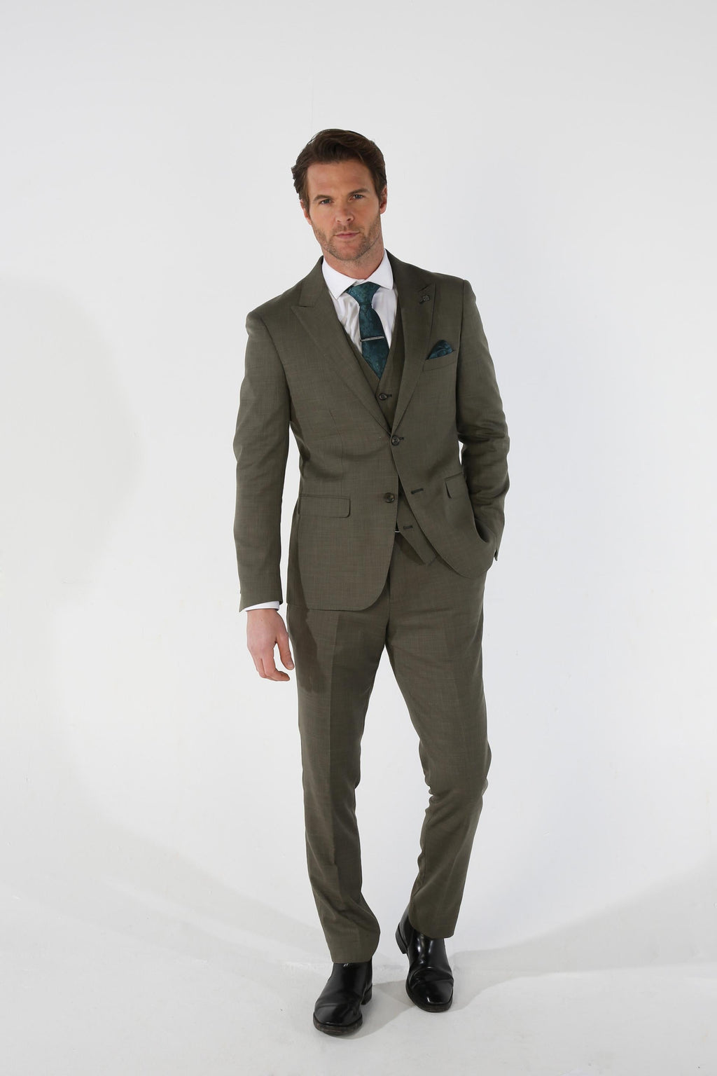 KURT Men’s Tailored Fit Plaid Sage Green Suit
