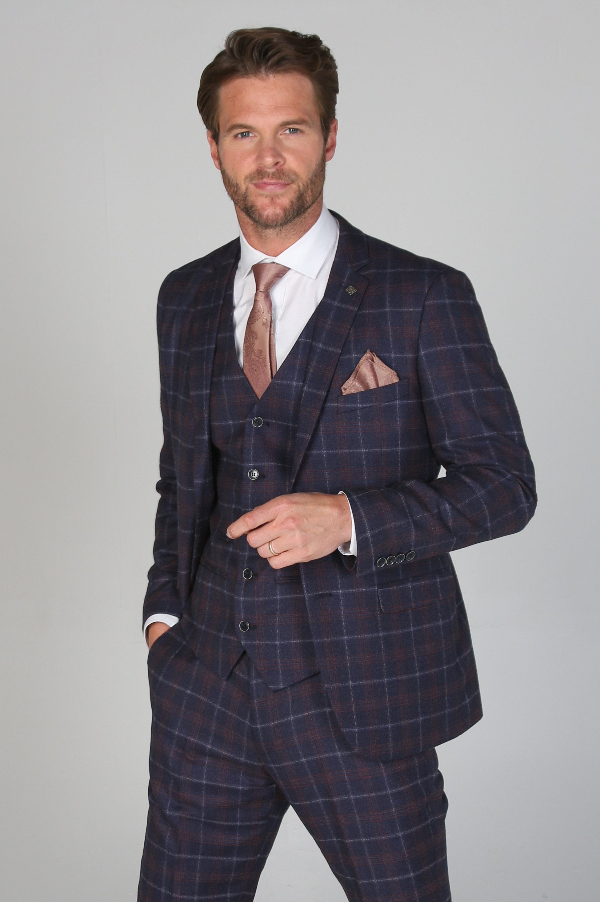 Men's tailored fit retro check suit in navy and maroon