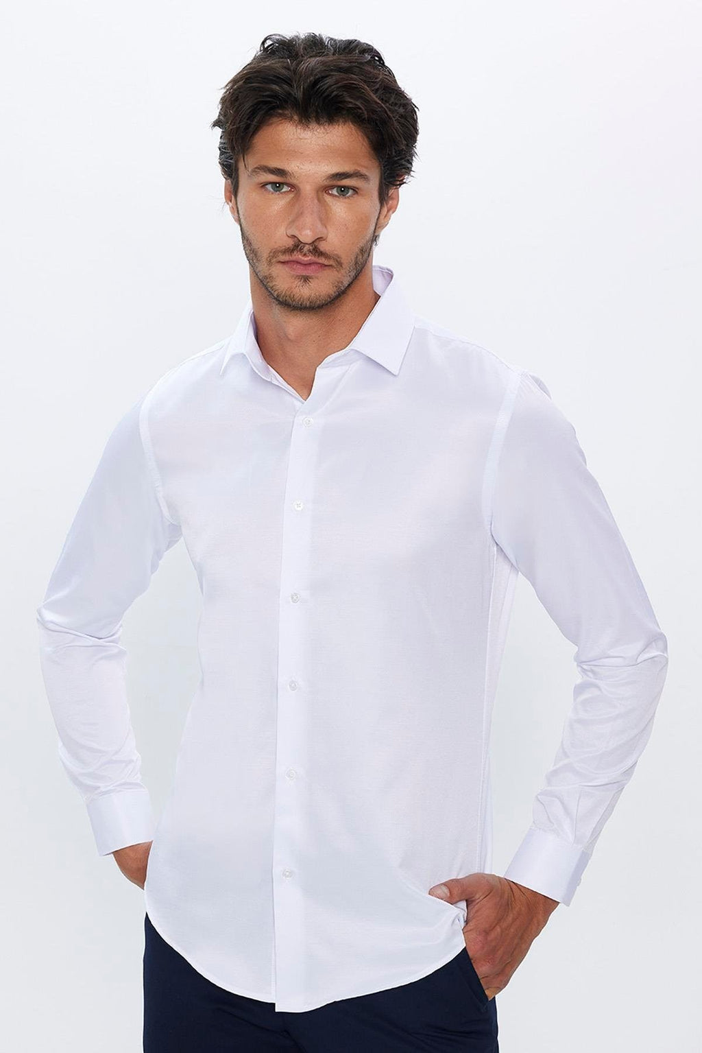 Men’s slim button-down cotton dress shirt crisp finish