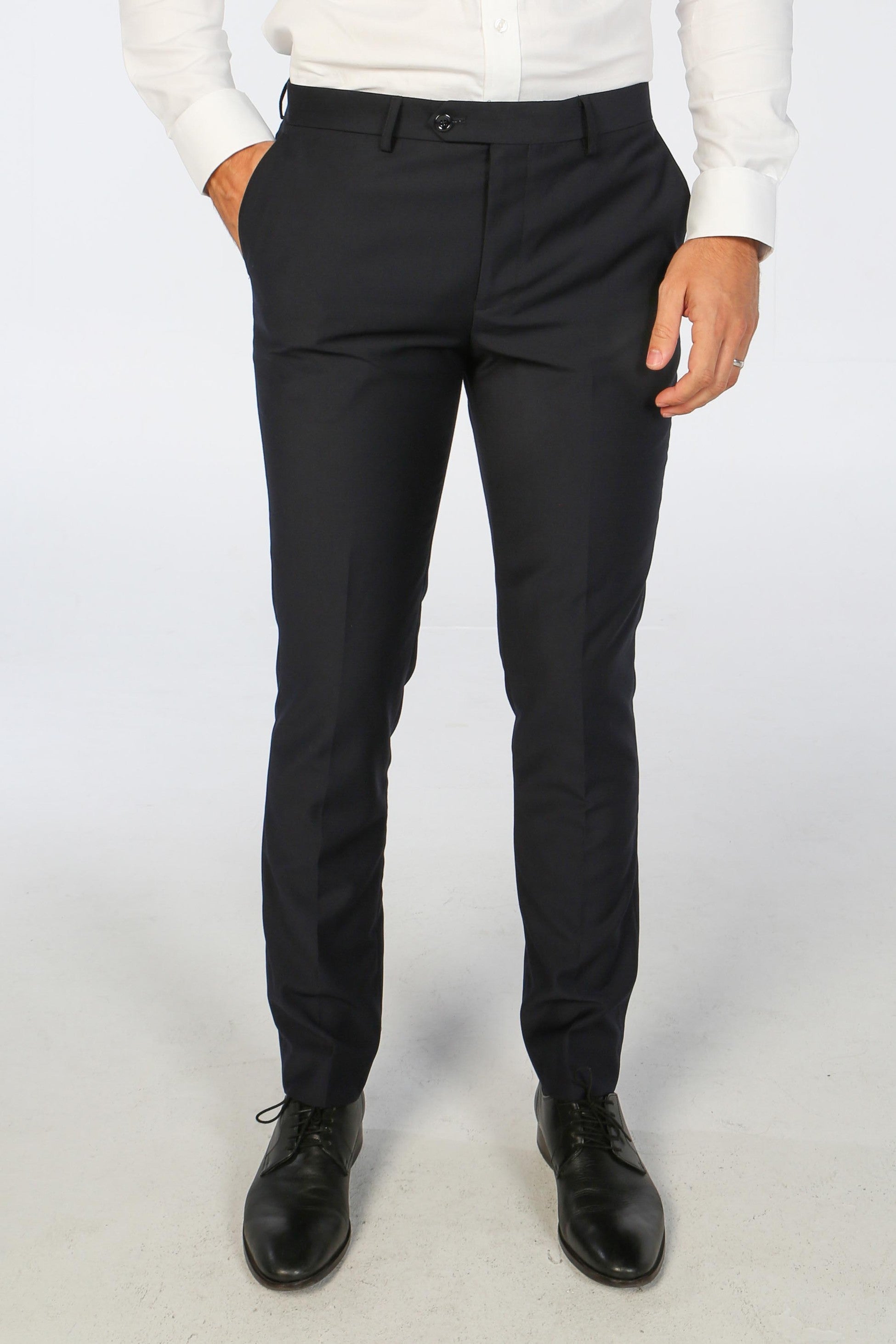 PARKER Men’s Tailored Fit Navy Suit