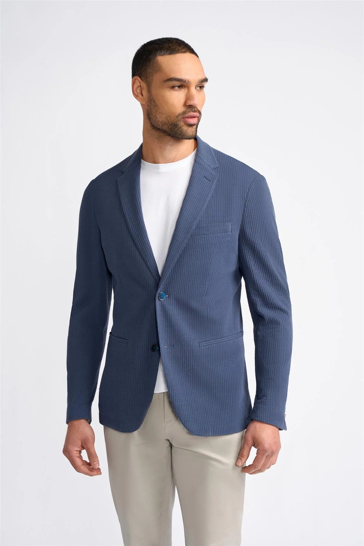 Men’s navy cotton corduroy blazer MALMO displayed on model