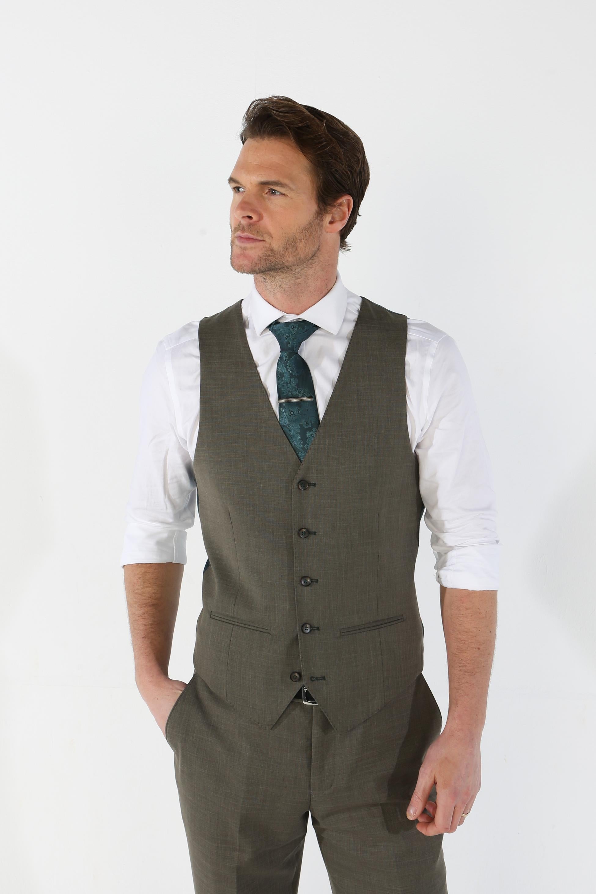 KURT Men’s Tailored Fit Plaid Sage Green Suit