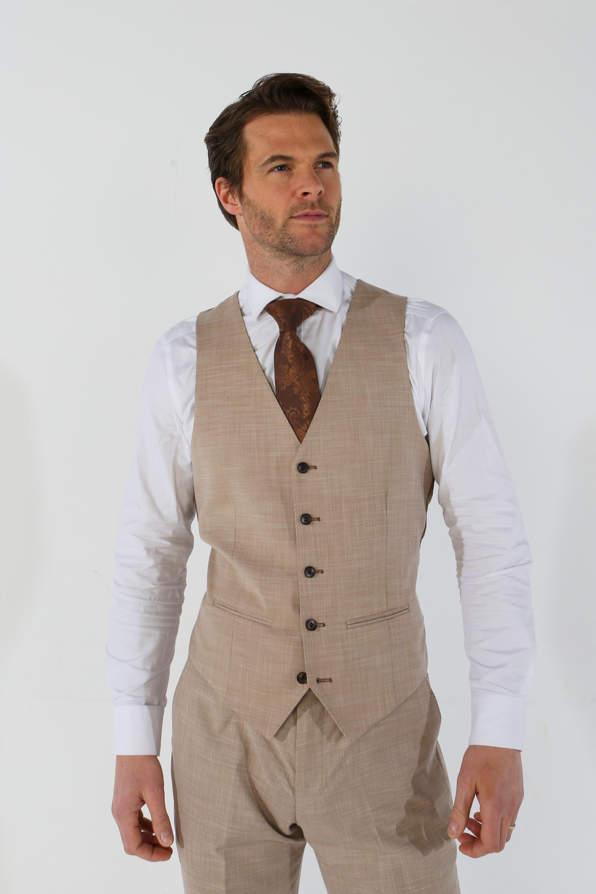 KURT Men’s Tailored Fit Plaid Beige Suit